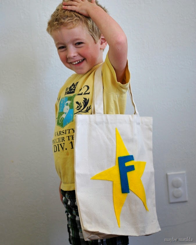 Make an easy, no-sew personalized tote bag for your little one to carry to preschool!