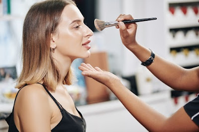 Mastering the Art of Makeup: A Comprehensive Guide to Preventing Transfer