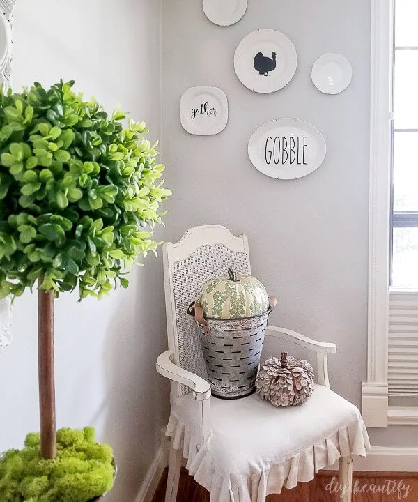 vinyl Thanksgiving silhouettes on wall hung plates