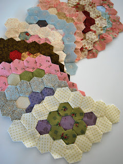 hexagon diamonds for Minnie quilt: QuiltBee