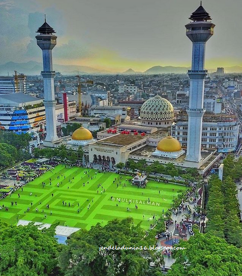 [http://FindWisata.blogspot.com] Wisata Religi Masjid Raya Bandung, Masjid Termegah Dan Terbesar Di Kota Bandung