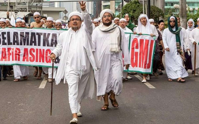 Gus Mus Sindir Habib Rizieq "Ulama Kok Pimpin Demo"