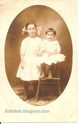 Violetta and Velma Davis about 1910