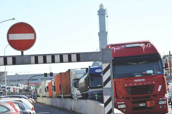 Tir: autotrasporto in ginocchio per l’aumento del prezzo del gasolio