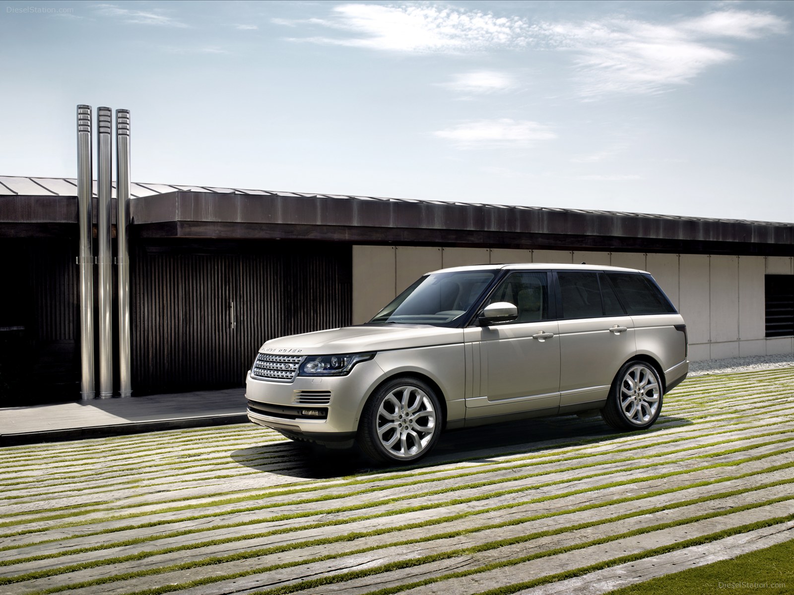 Land Rover Range Rover 2013 Review 03