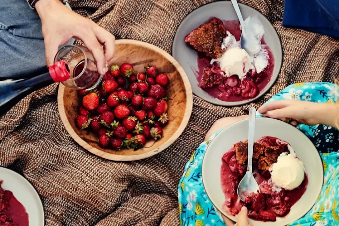 Strawberry-Buttermilk Cobbler