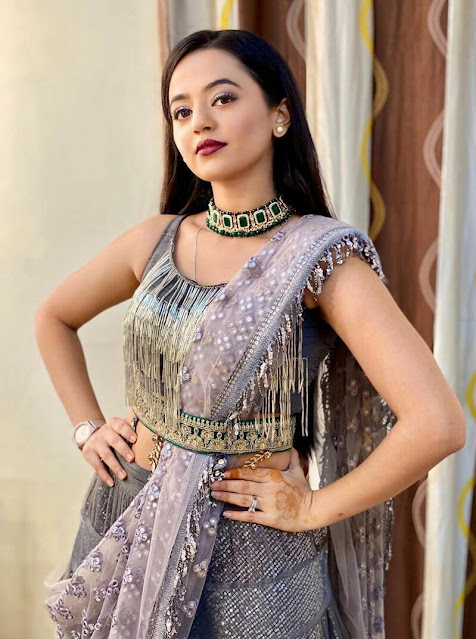 Helly Shah HD Wallpaper