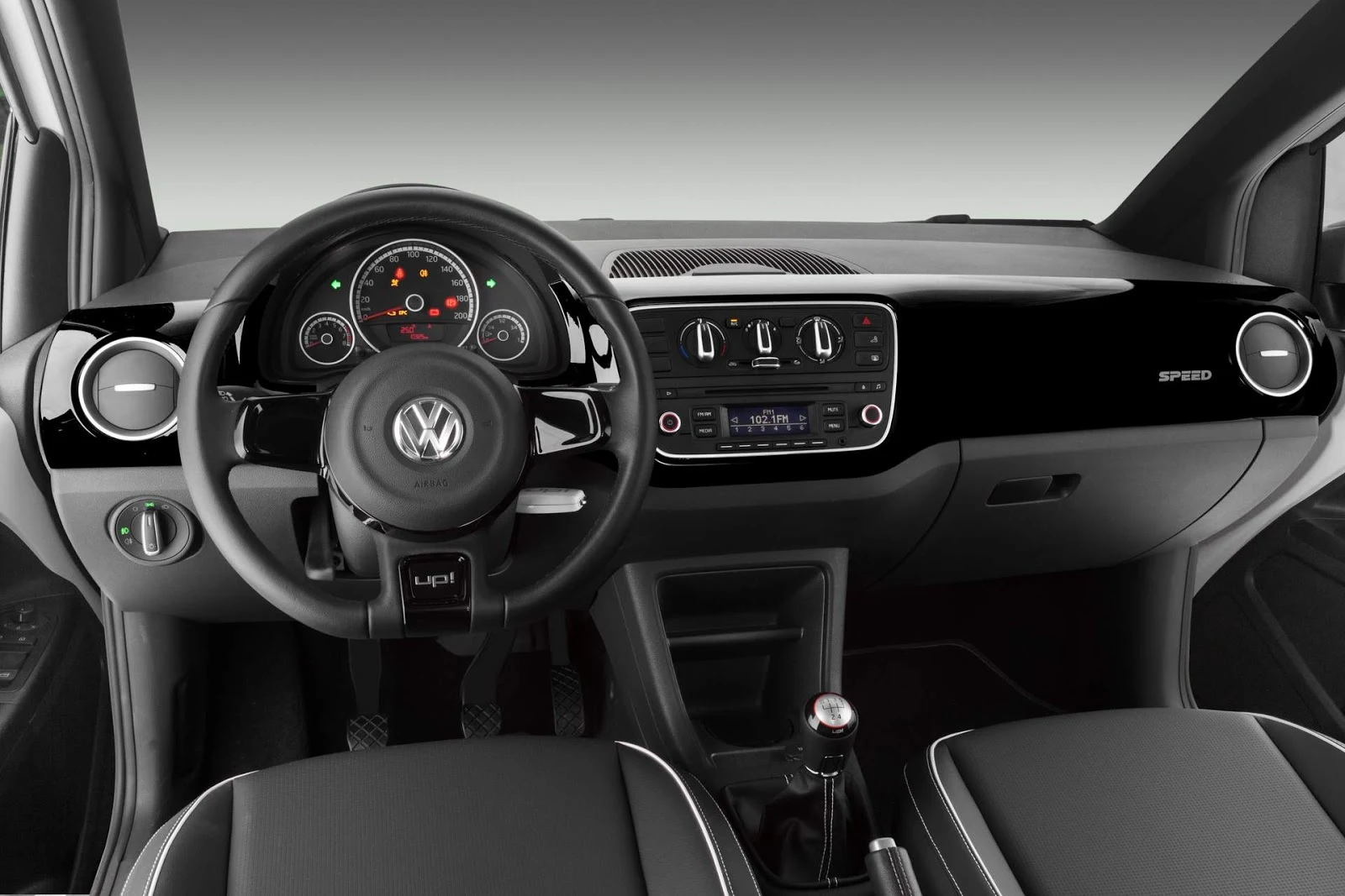 Volkswagen up! TSi - interior