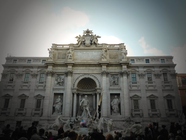 Fontana di Trevi-Roma