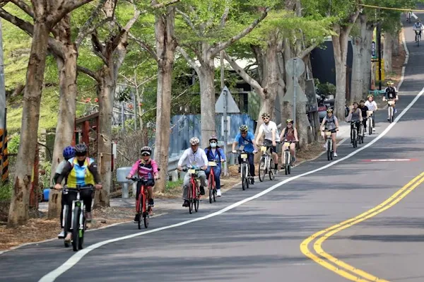 ▲縣道139線被全國各地自行車友讚譽為全國前三名生態最豐富的自行車綠色隧道。（記者林明佑翻攝）