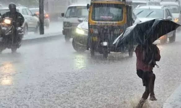 സംസ്ഥാനത്ത് കനത്ത മഴ, കോട്ടയം, ഇടുക്കി, പത്തനംതിട്ട ജില്ലകളില്‍ റെഡ് അലര്‍ട്ട്; ഇന്നും നാളെയും ശക്തമാകും,ന്യൂനമര്‍ദത്തിന് മുന്നോടി,