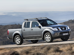 Nissan Pathfinder and Navara 2011 (9)