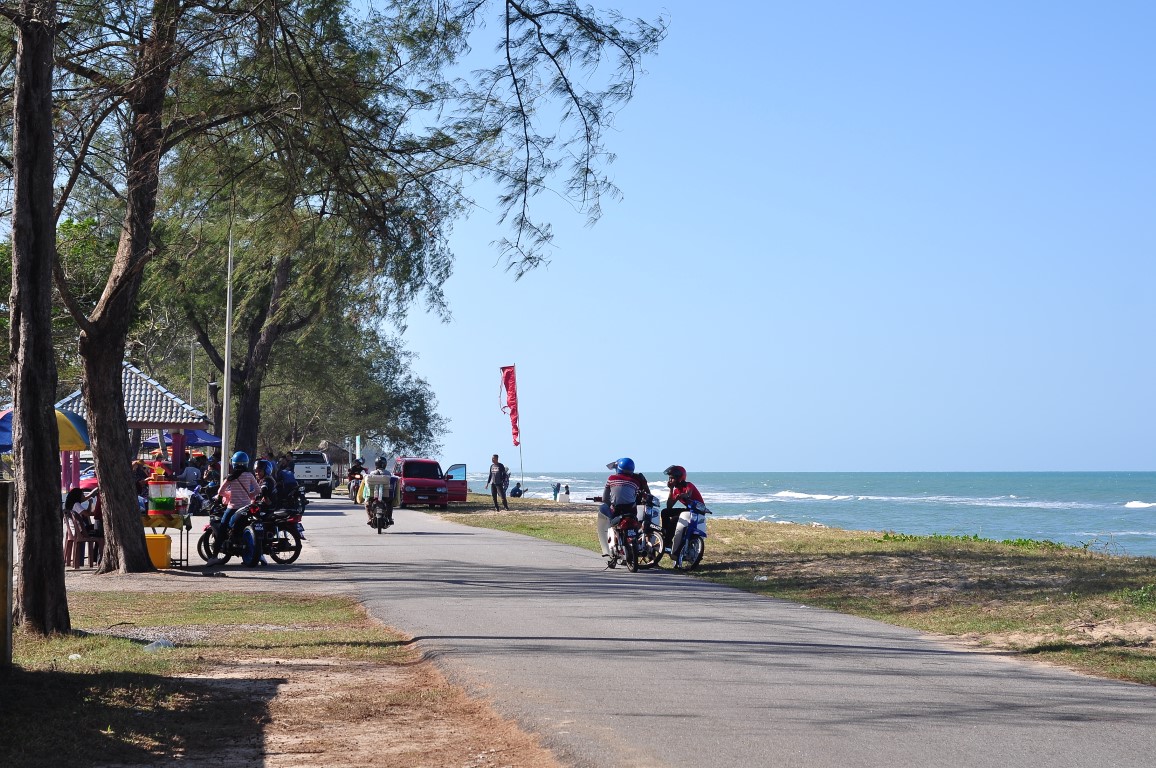 Keadaan di Pantai Penarik