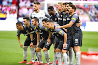 SEVILLA F. C. Temporada 2018-19. Vaclik, Gnagnon, Simon Kjær, Franco Vázquez, Gonalons, Sergi Gómez. Ben Yedder, Munir, Pablo sarabia, Jesús Navas y Roque Mesa. CLUB ATLÉTICO DE MADRID 1 SEVILLA F. C. 1 Domingo 12/05/2019, 18:30 horas. Campeonato de Liga de 1ª División, jornada 37. Madrid, estadio Wanda Metropolitano. GOLES: 1-0: 29’, Koke. 1-1: 69’, Pablo Sarabia.