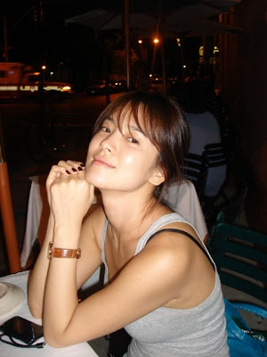 Full House korean star  Song Hye Kyo looking pretty even without makeup on