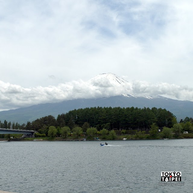 【河口湖遊覽船Ensoleille號】乘船看山水一色美景　在湖中仰望富士山