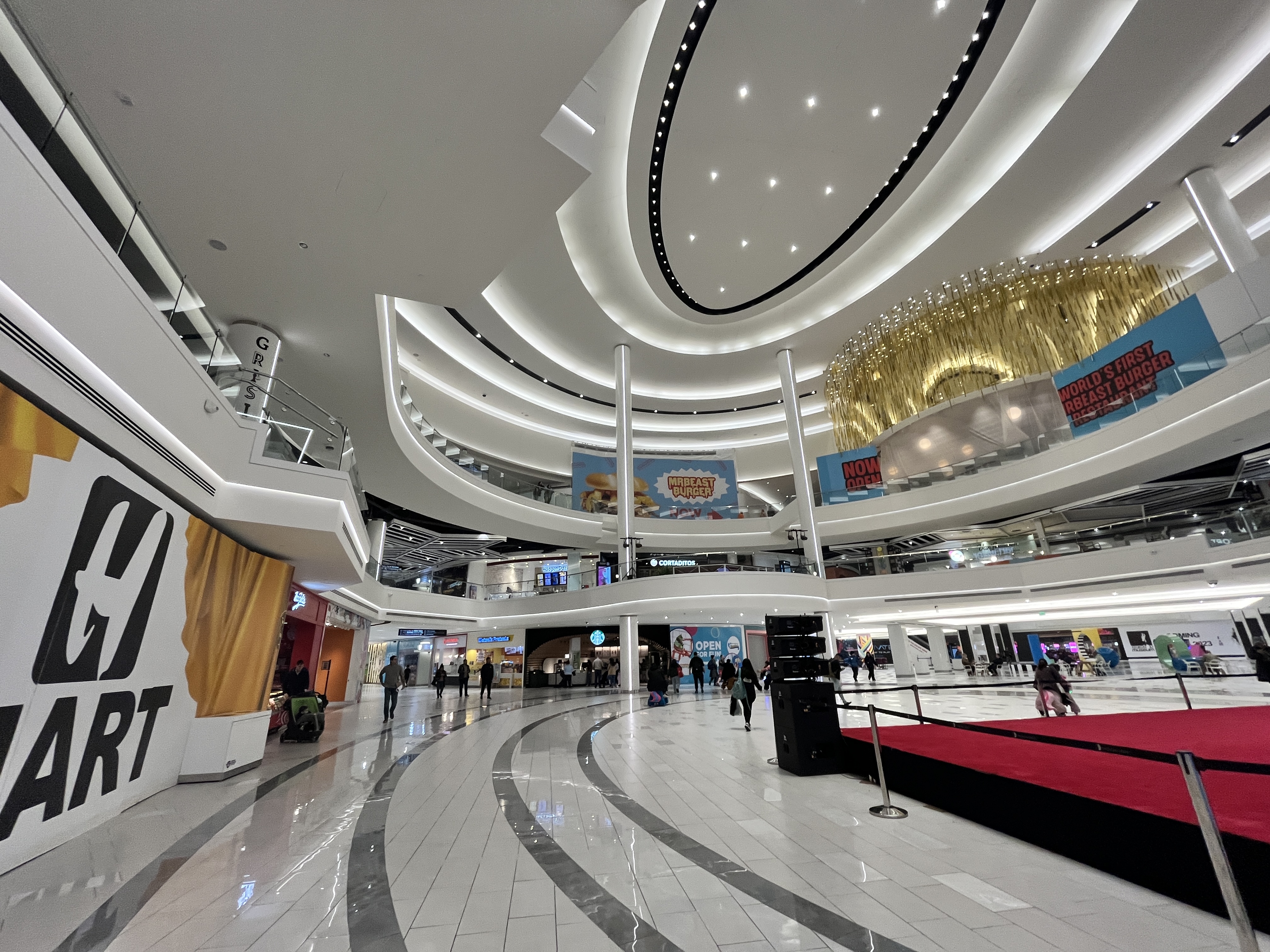 American Dream - An Indoor Retail & Entertainment Complex in the