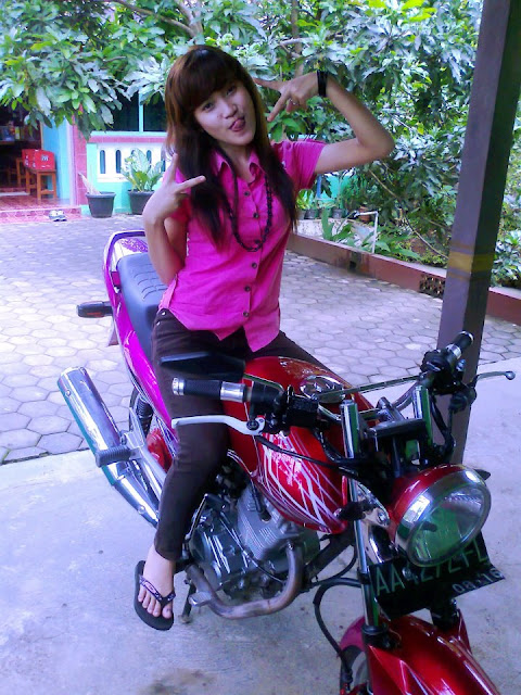 Kumpulan Foto Geng Motor Cewek