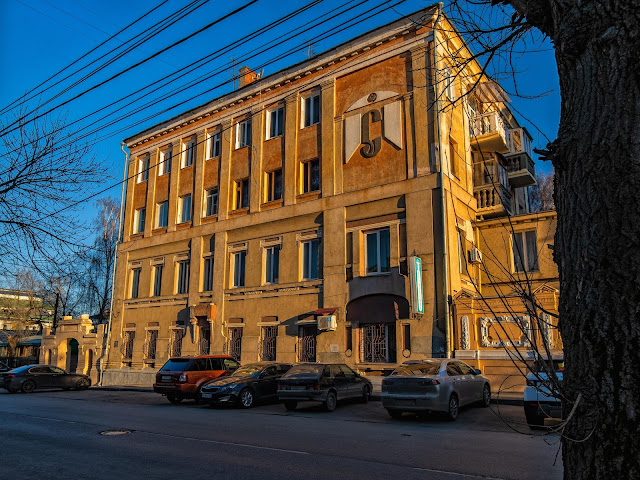 Фасад гостиницы "Сергиевская"