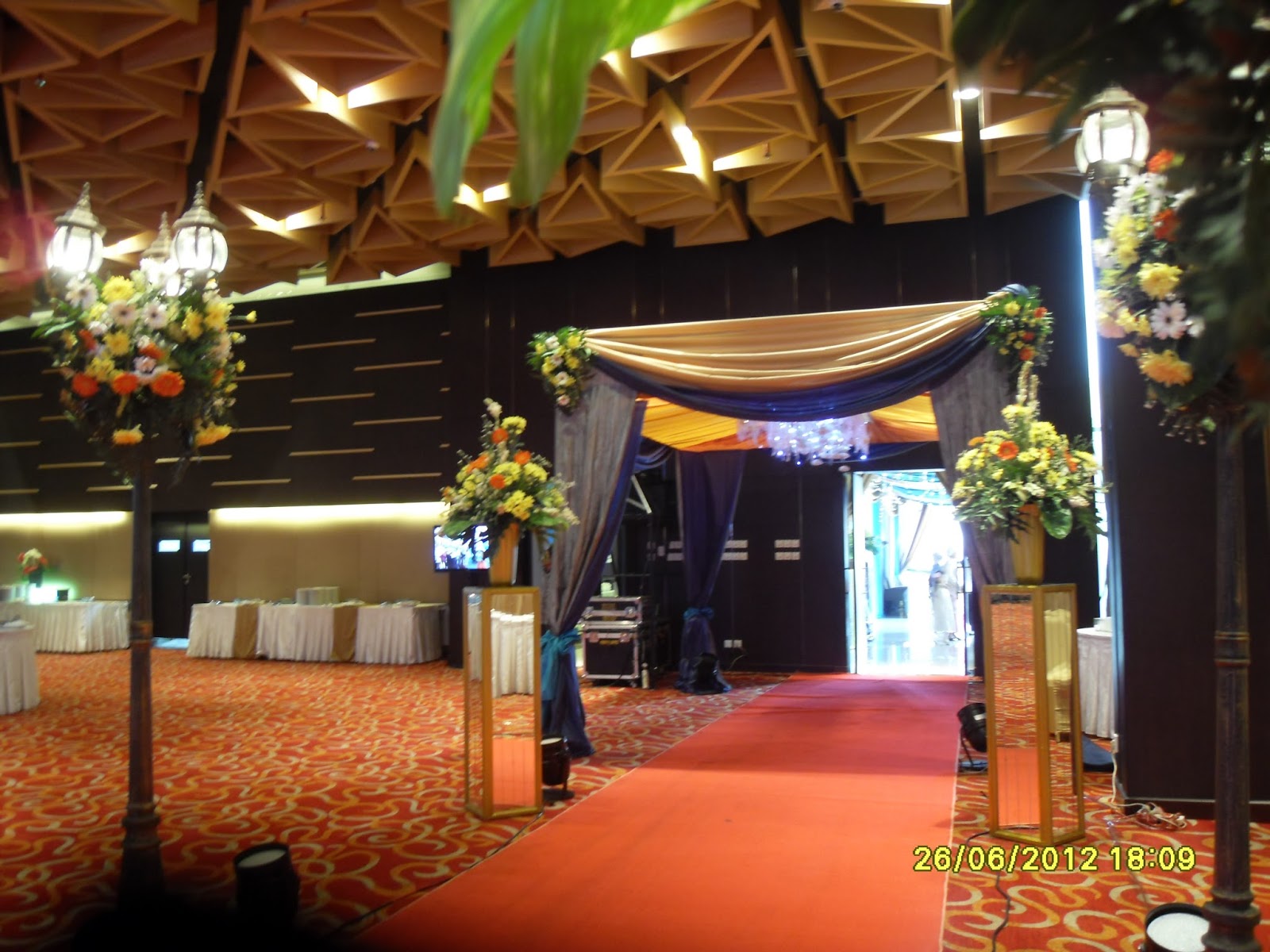 PAKET WEDDING ASTON GRATIS 100 PORSI MAKANAN Sriwijaya Radio