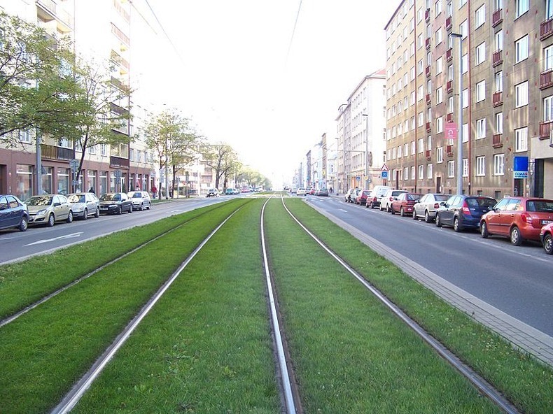 grass-tram-tracks-1