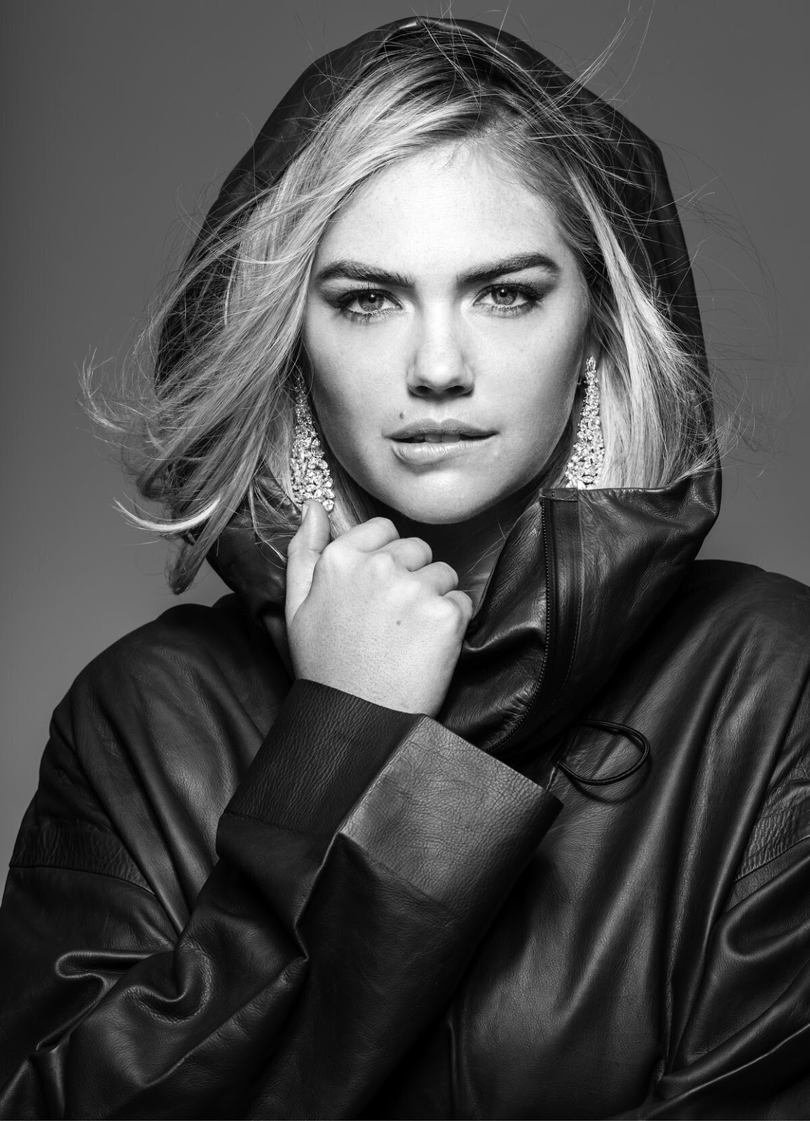 Kate Upton sexy fashion model photo