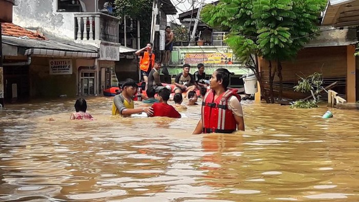 Banjir, Naiknya Air Laut, dan Masalah Penurunan Muka Tanah Jakarta naviri.org, Naviri Magazine, naviri majalah, naviri