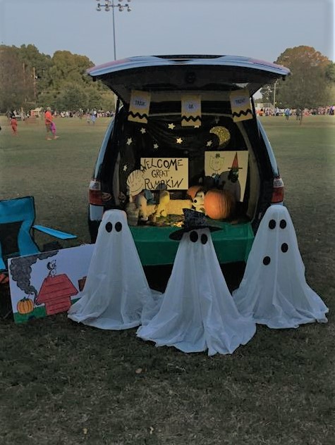 Harris Sisters GirlTalk: Last Minute Trunk or Treat Decoration Ideas