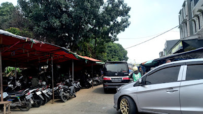 Meresahkan, Parkir Mobil di Pasar Andir Bandung Rp 20,000.-Motor Rp 10.000.-