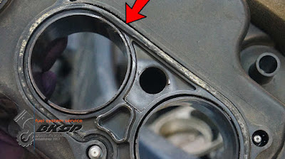 集氣箱與節氣門總成間的橡膠環有變形的情況