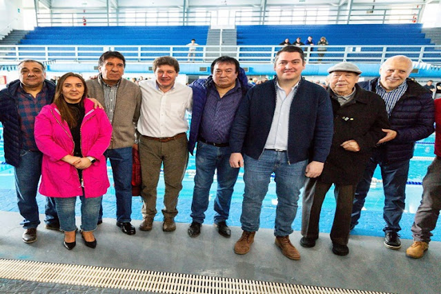 Melella, Colazo, Perez y ATE juntos en la reapertura del Natatorio municipal de Rio Grande