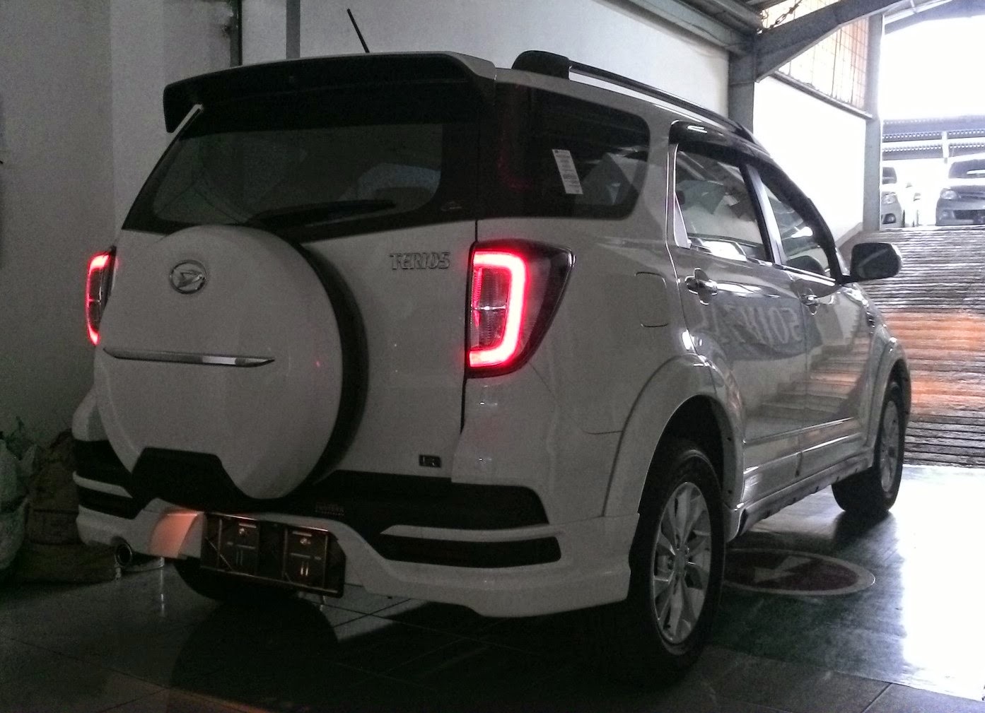 Modifikasi Lampu Toyota Rush Dunia Otomotif