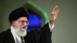 Ali Khamenei dan Tiga Kontroversi dalam Kepemimpinannya