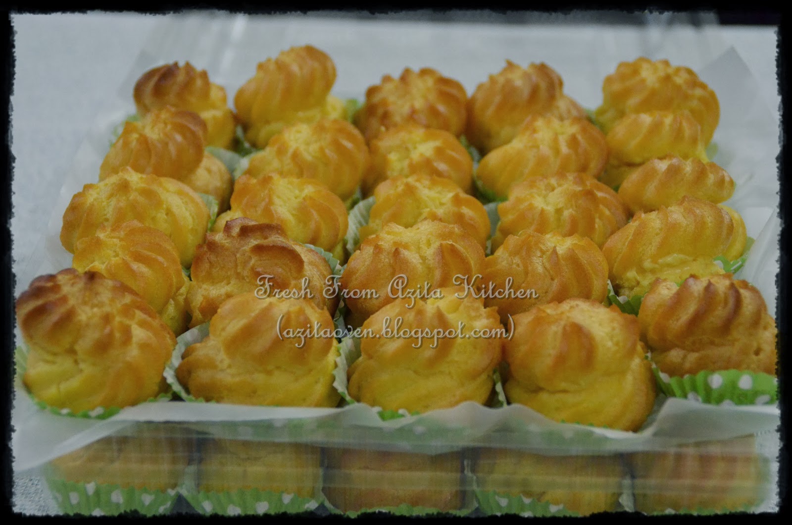 Fresh From Azita Kitchen: Tempahan Brownies, Cream Puff 