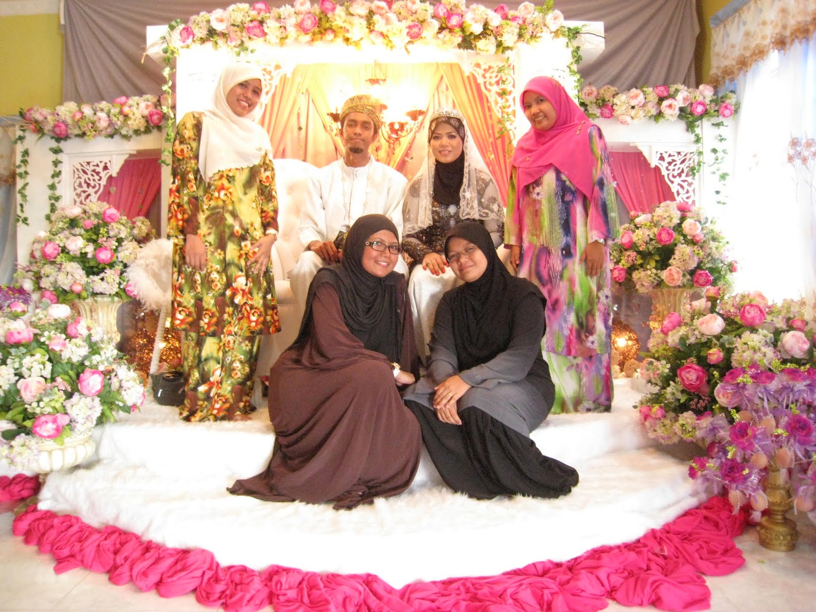 LifE Is BeaUtiFuL: Selamat Pengantin Baru Syahida & Ikhwan!