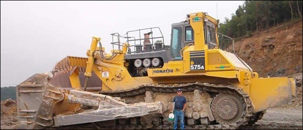 KOMATSU D575A-3SD Bulldozer 