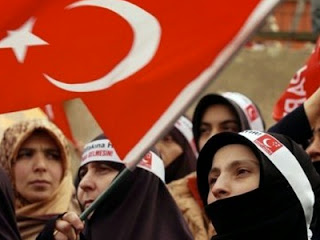 Muslimah Turki (foto lovehabibi.com)