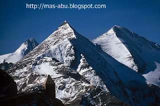 10 Gunung Terindah Di Dunia