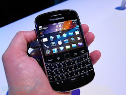 harga BlackBerry Bold Touch 9900 baru dan bekas, spesifikasi lengkap BlackBerry Bold Touch 9900, review kelebihan kekurangan handphone BlackBerry Bold Touch 9900