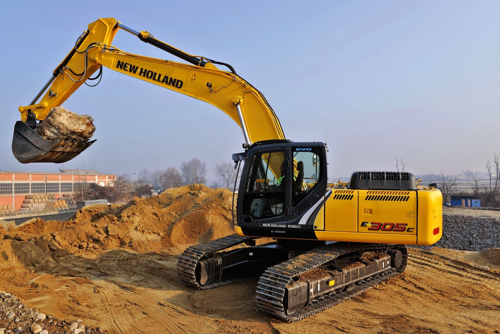 New Holland Excavators  E305C Alat  Berat 