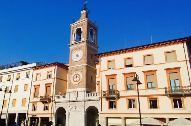 orologio piazza tre martiri rimini