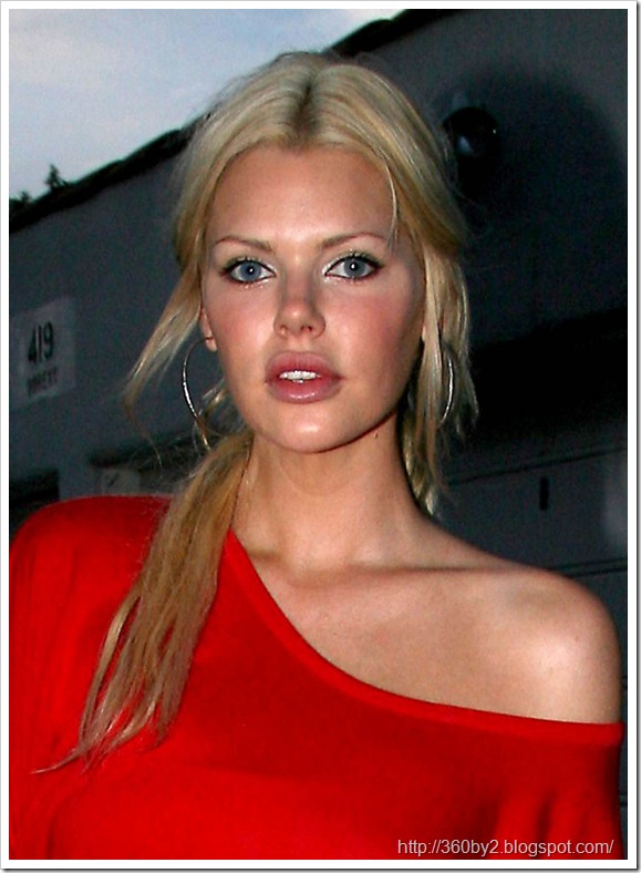 Sophie Monk With A Lucky Douche