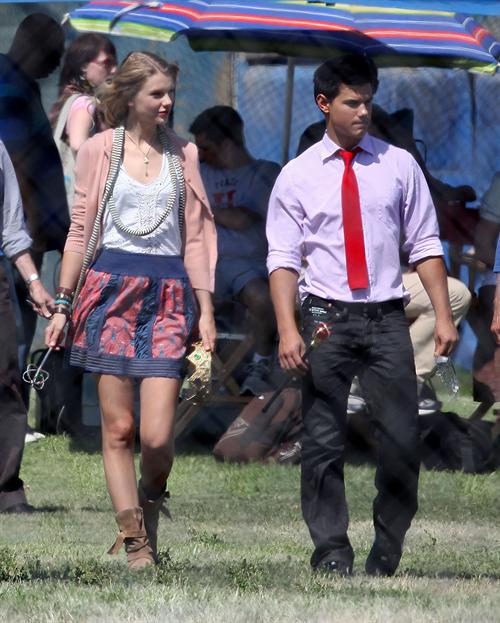 taylor swift and taylor lautner. +swift+and+taylor+lautner