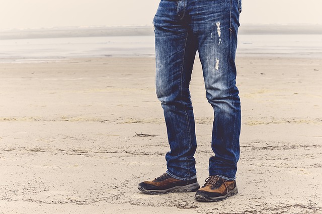 Cara Mengatasi Celana Jeans Yang Luntur