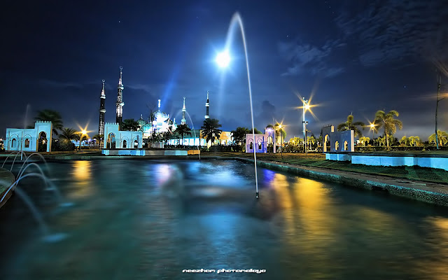 masjid kristal and moon