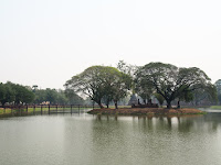 Lac avec ilot Sukhothai