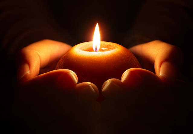 preghiera a lume di candela per attirare i soldi
