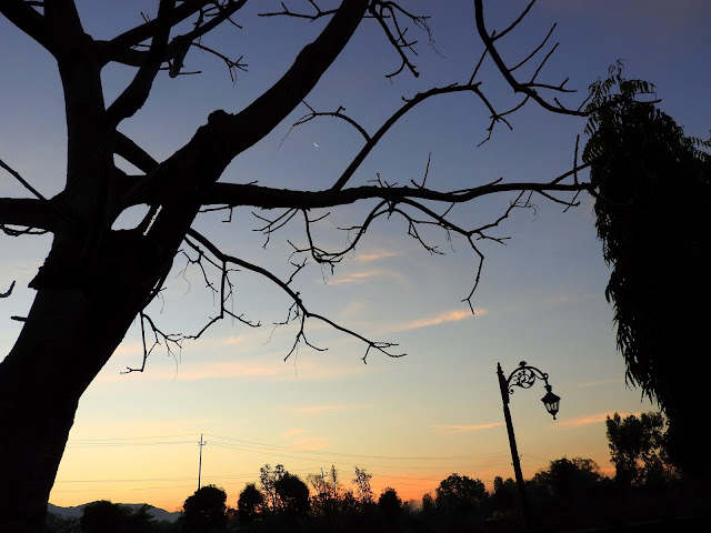 Imphal, Moreh, Manipur, northeast, dawn, morning, sunrise, sun, moon, crescent 