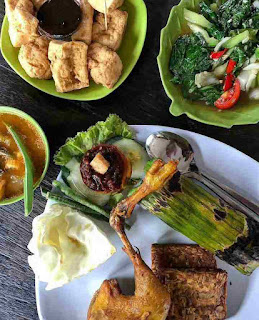 5 Tempat Makan Lesehan di Surabaya yang Cocok untuk Buka Puasa