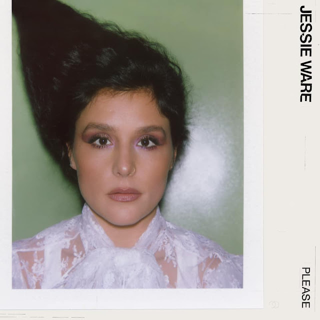 Jessie Ware a dévoilé la vidéo de son single "Please", extrait de son album "What's Your Pleasure?" sorti cette année